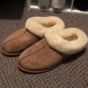 women’s chestnut ugg slippers size 9